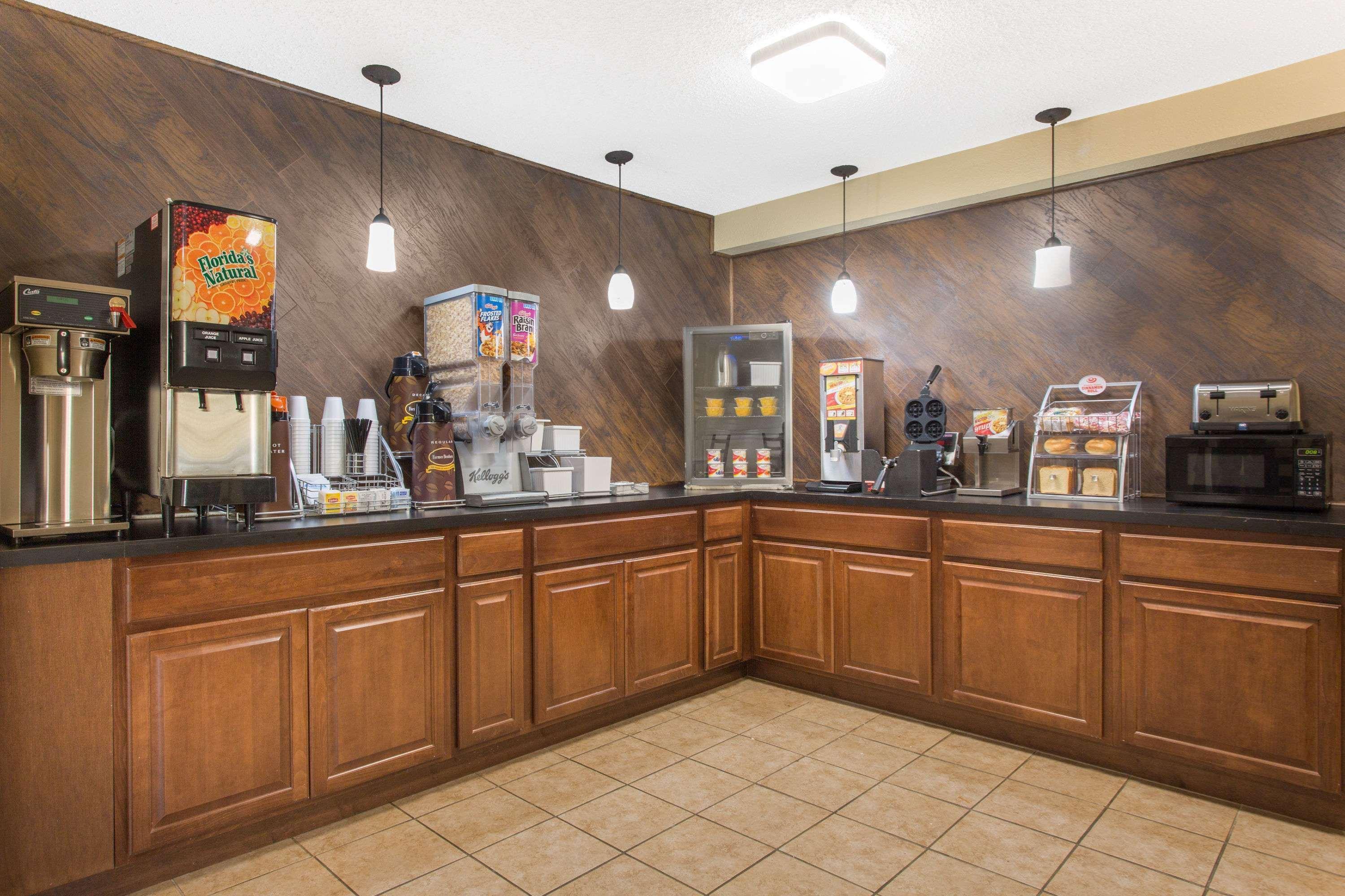 Super 8 By Wyndham Columbus Airport Hotel Ngoại thất bức ảnh