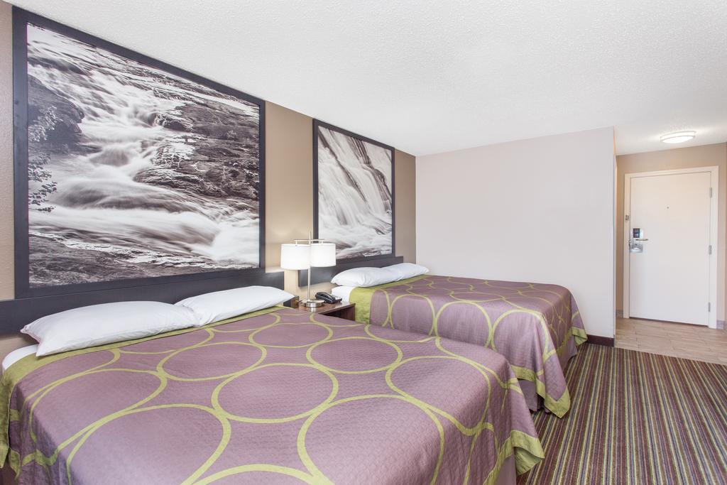 Super 8 By Wyndham Columbus Airport Hotel Ngoại thất bức ảnh